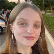 Profesora de inglés y otras materias con más de 4 años de experiencia. Dispuesta a dar clases tanto online como presencial.